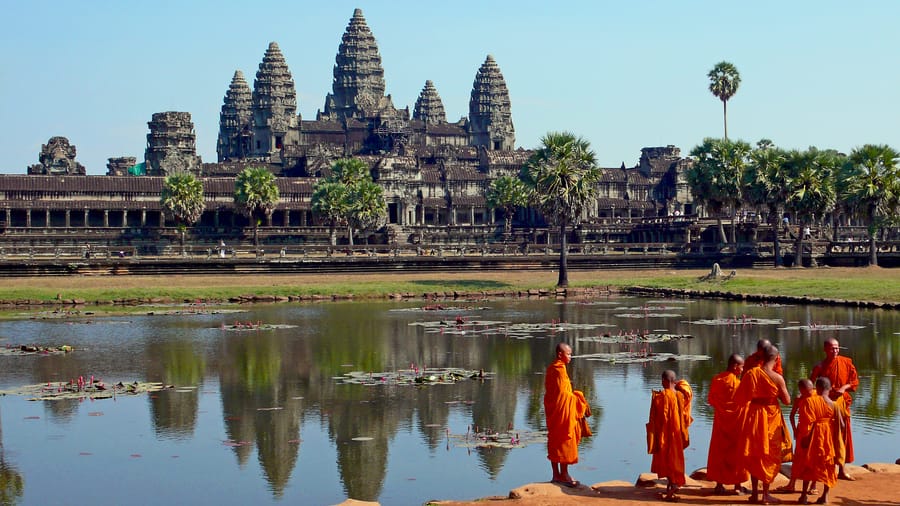 Sư khất thực Angkor